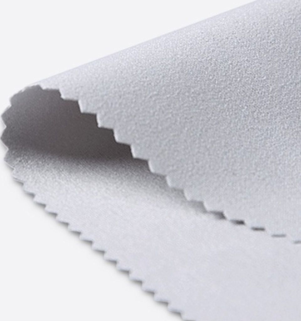 山东苹果手机维修分享iPhone 和 AirPods 如何清洁 